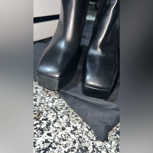 Givenchy G Lock Platform Ankle Boots brand new - Picture 7 of 7